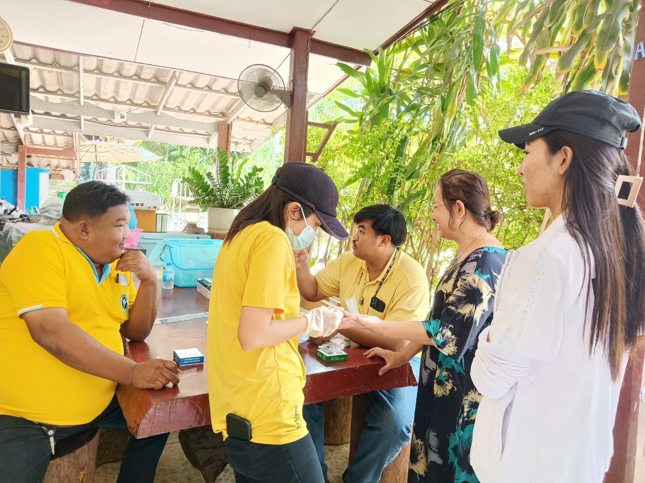 ศูนย์ควบคุมโรคติดต่อนำโดยแมลง ที่ 5.3 จังหวัดประจวบคีรีขันธ์ ลงพื้นที่หมู่ 11 บ้านห้วยพลู